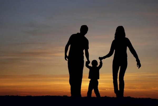 Силуэт семьи из четырех