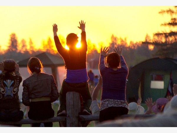 Встреча рассвета с друзьями