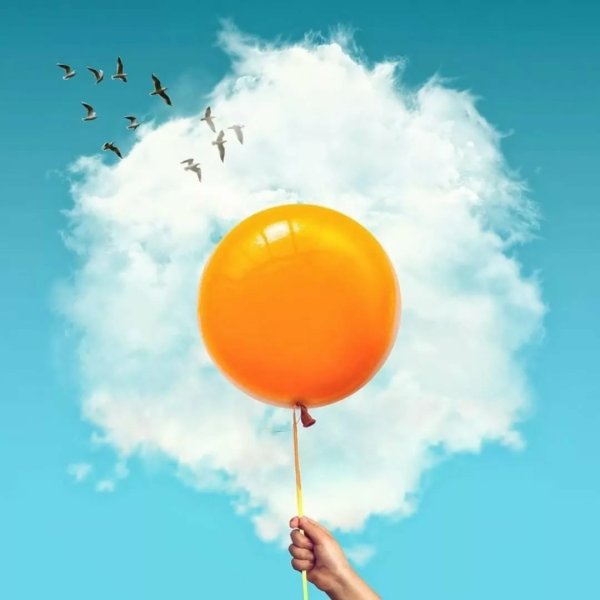 Воздушный шар в небе