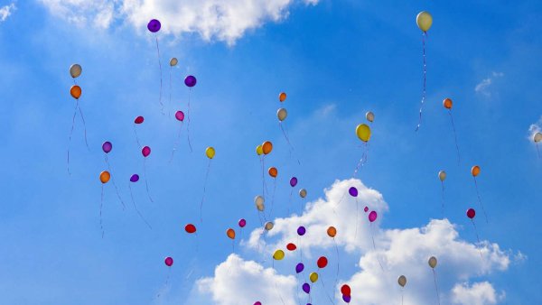 Воздушные шары в небе