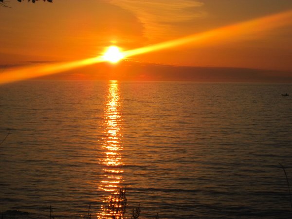 Солнце выходит из-за туч