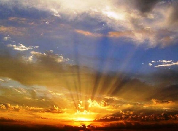 Лучи восходящего солнца