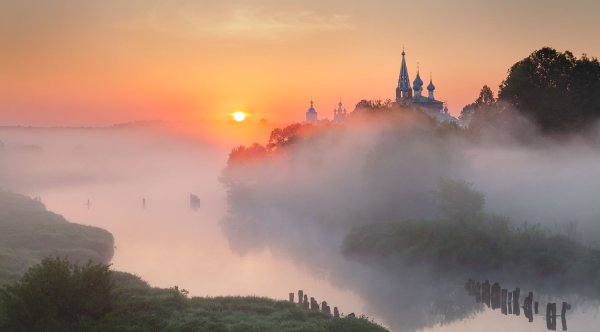 Русь храм туман
