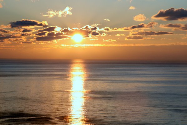 Солнце уходит за Горизонт