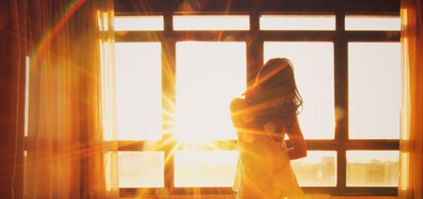 Луч солнца в окне