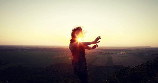 Девушка на закате