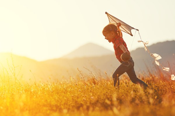 Девушка в солнечных лучах