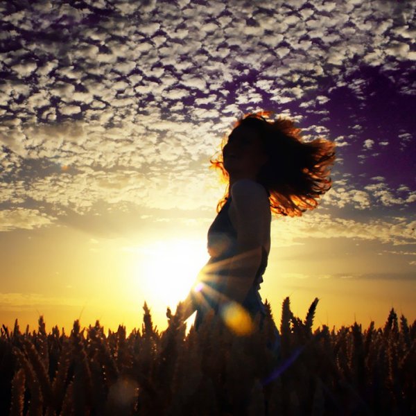 Девушка на закате