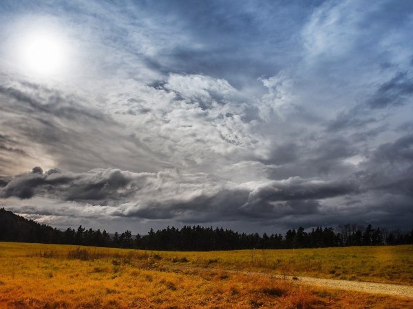 Хмурое осеннее небо