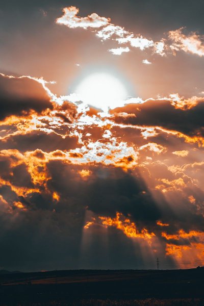 Солнце из-за облаков