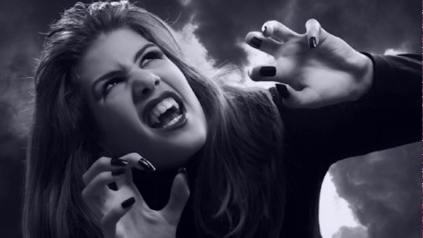 Эдвард Каллен сияет