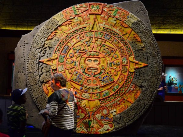 Ацтекский камень солнца