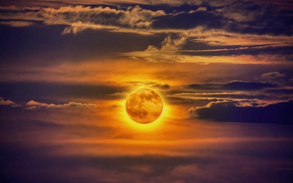 Луна на рассвете