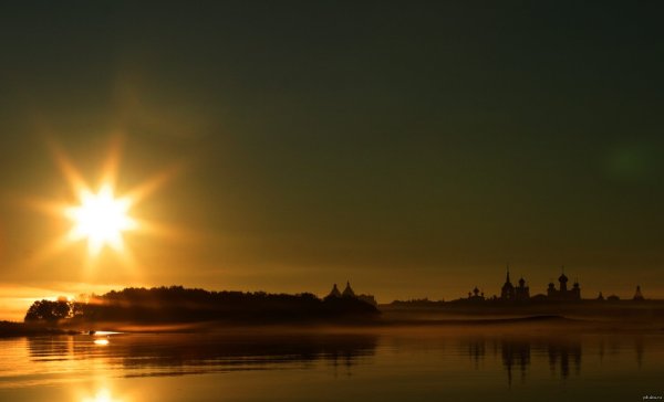 Солнце и месяц