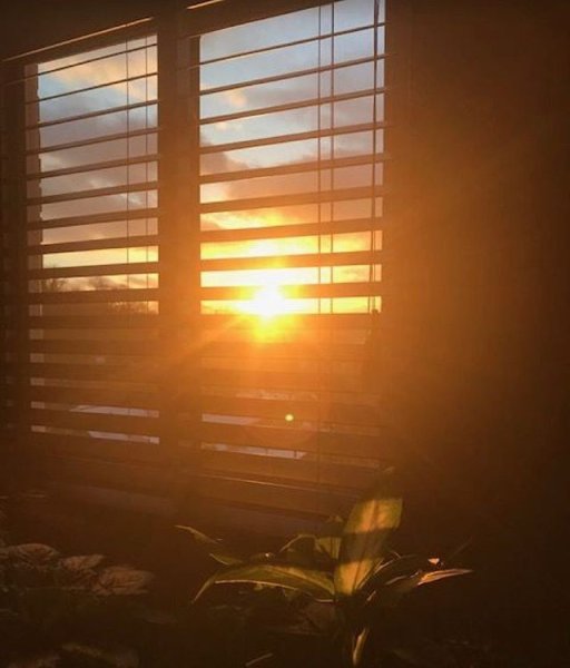 Солнечный свет в комнате