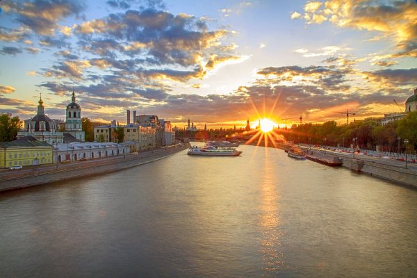 Рассвет над городом