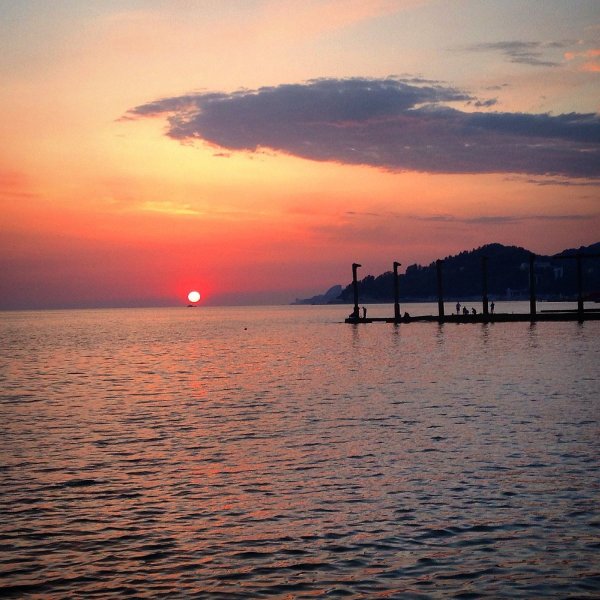 Черное море Адлер набережная