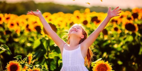 Дети радуются