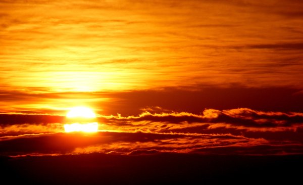 Красивое оранжевое небо