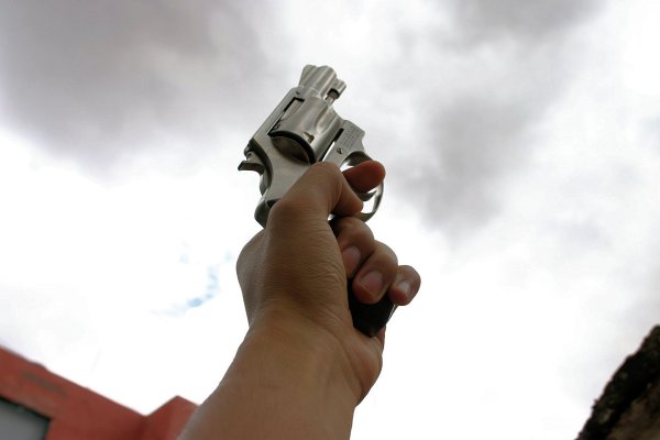 Револьвер стреляет