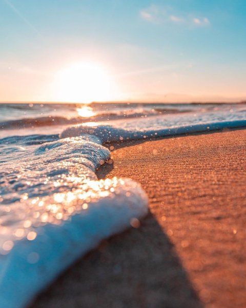 Фиолетовый закат на море