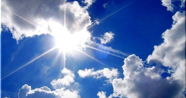 Лучи солнца через облака