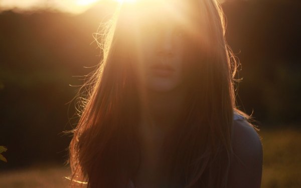 Девушка в Солнечном свете