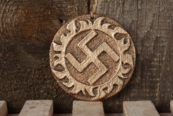 Славянская свастика Коловрат