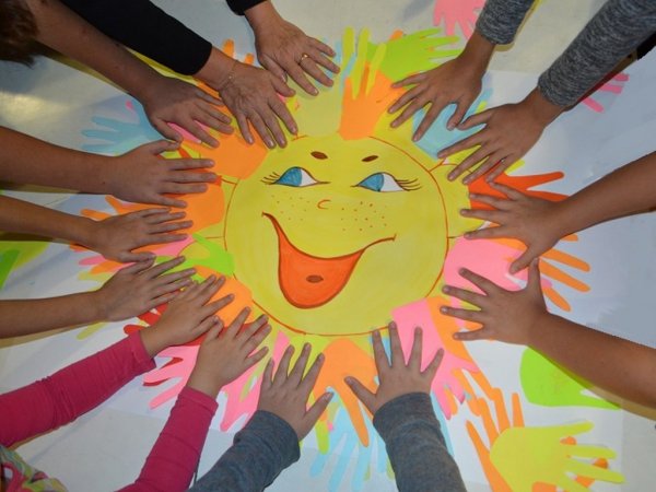 Солнышко из ладошек