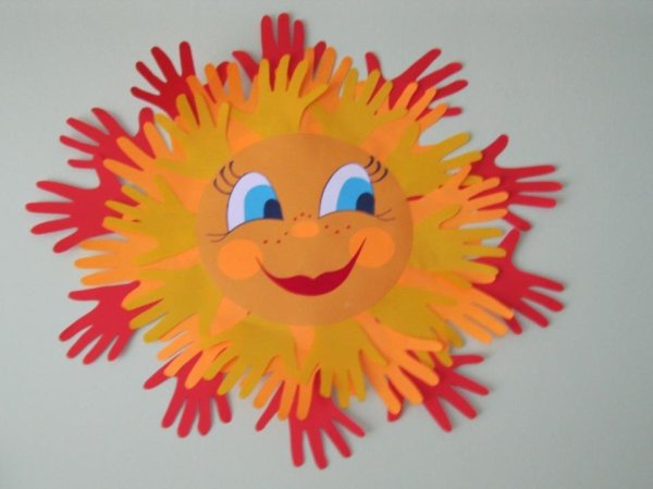 Рисование ладошками солнце