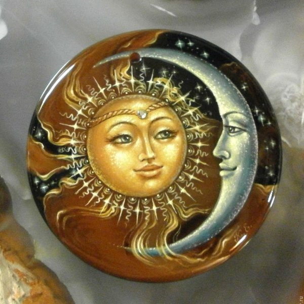 Панно "Луна и солнце" 50х50см