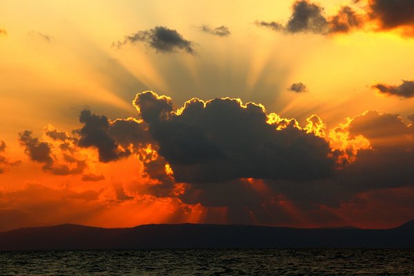 Красивые облака на закате