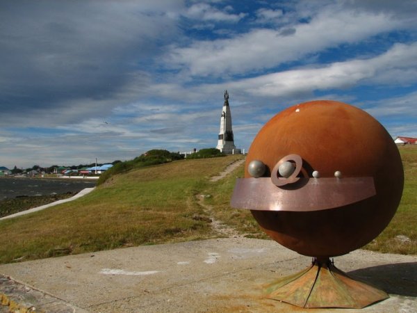 Памятник Фатима во Владикавказе