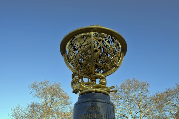 Медный всадник памятник в Санкт-Петербурге