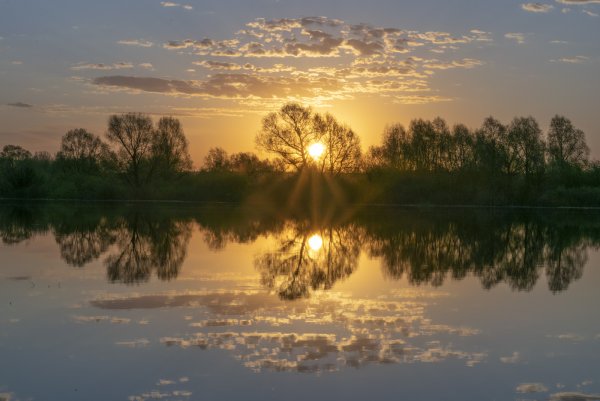Отражение солнца в море