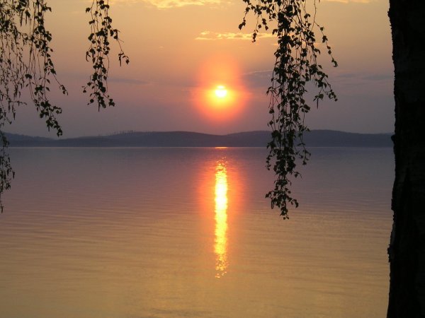 Отражение солнца в воде