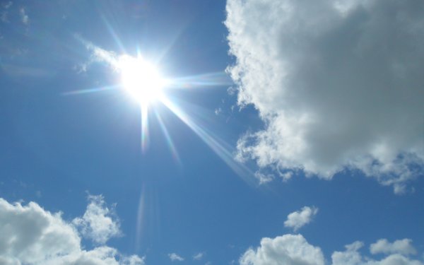 Фото солнца в небе