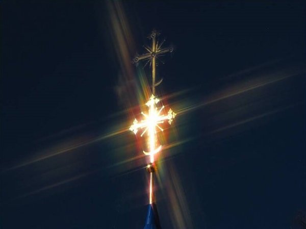 Крест в небе