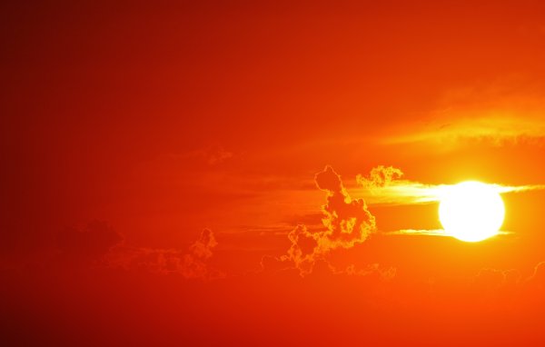 Красно оранжевое небо