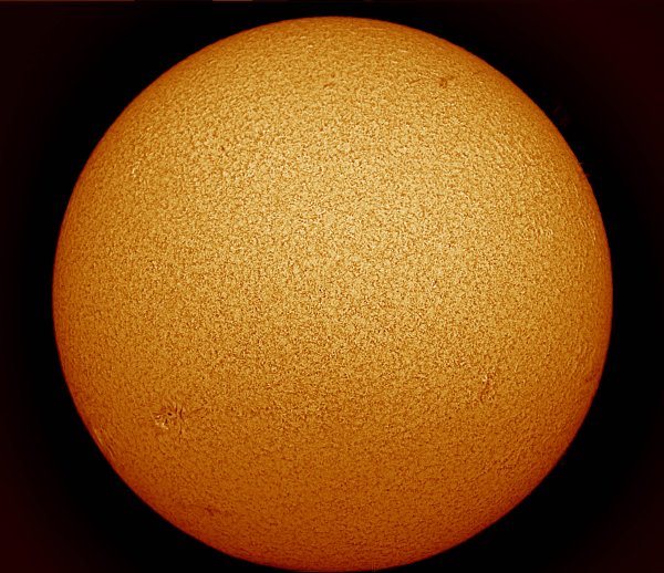 Меркурий на фоне солнца