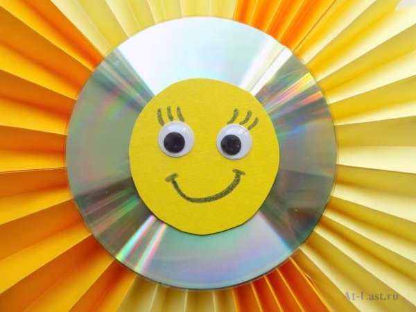 Солнце из подручных материалов