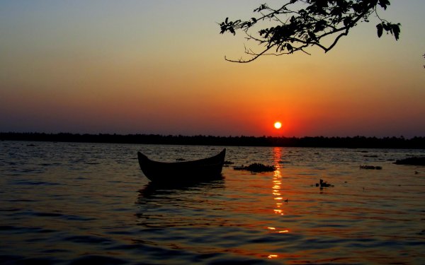 Лодка на пляже