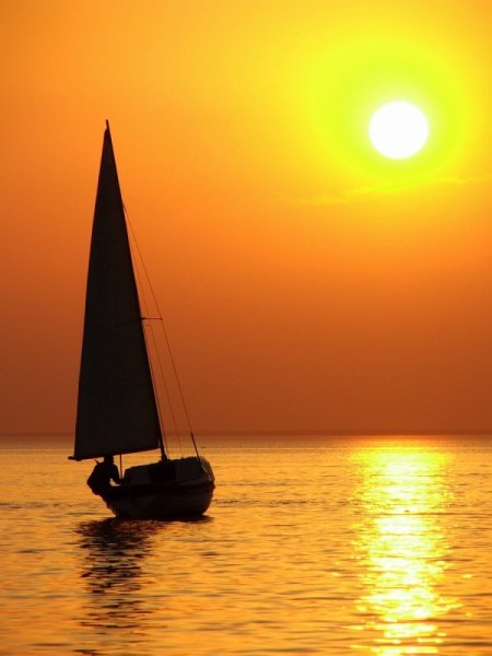 Озеро лодка рассвет