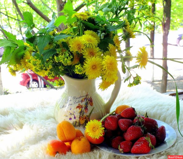 Цветы с фруктами "летний"