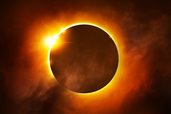 Солнечное затмение 2021