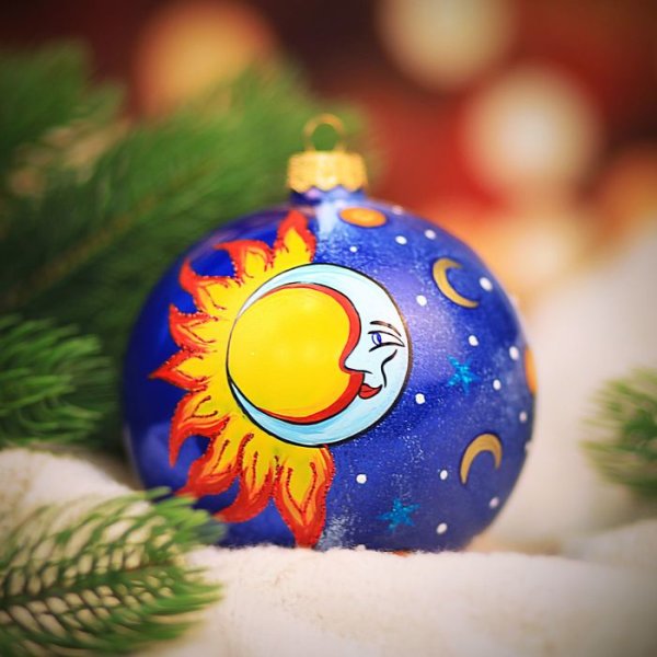 Луна и солнце на подушках