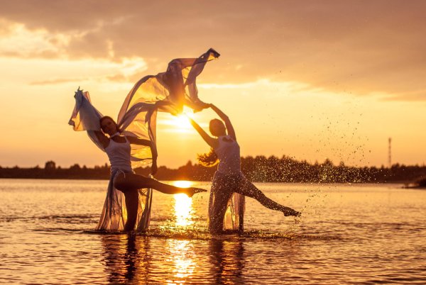 Восточный танец на море