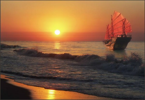Корабль на закате