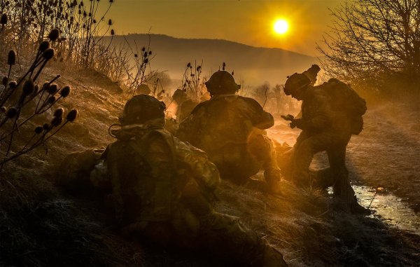 Солдат на закате