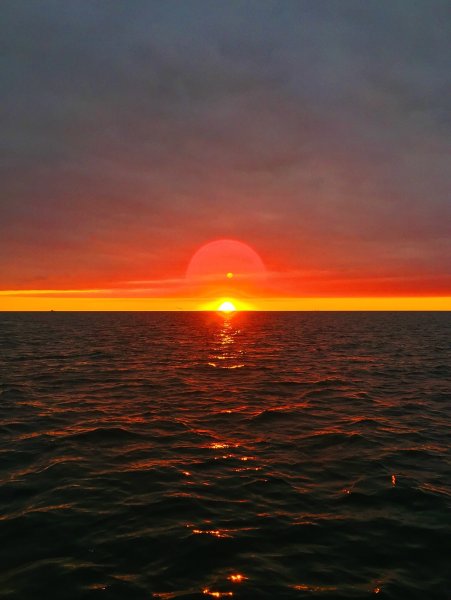 Восход над морем